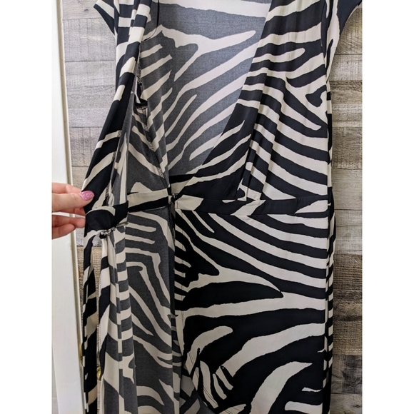 H&M Striped Wrap Dress Sz M Black White Cream Zebra Comfortable Stretch D7 - Picture 9 of 11
